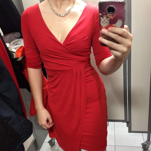 le chateau Dresses & Skirts - Bright red knee-lenght formal dress